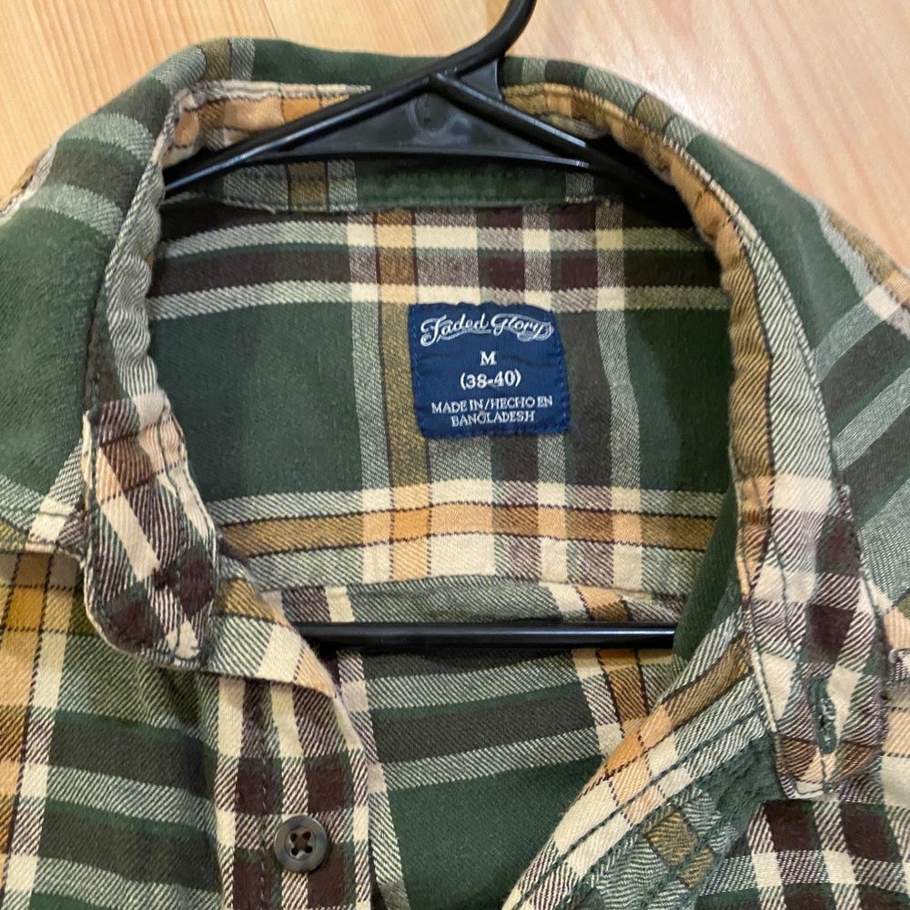 Flannel size medium - Picture 2 of 3